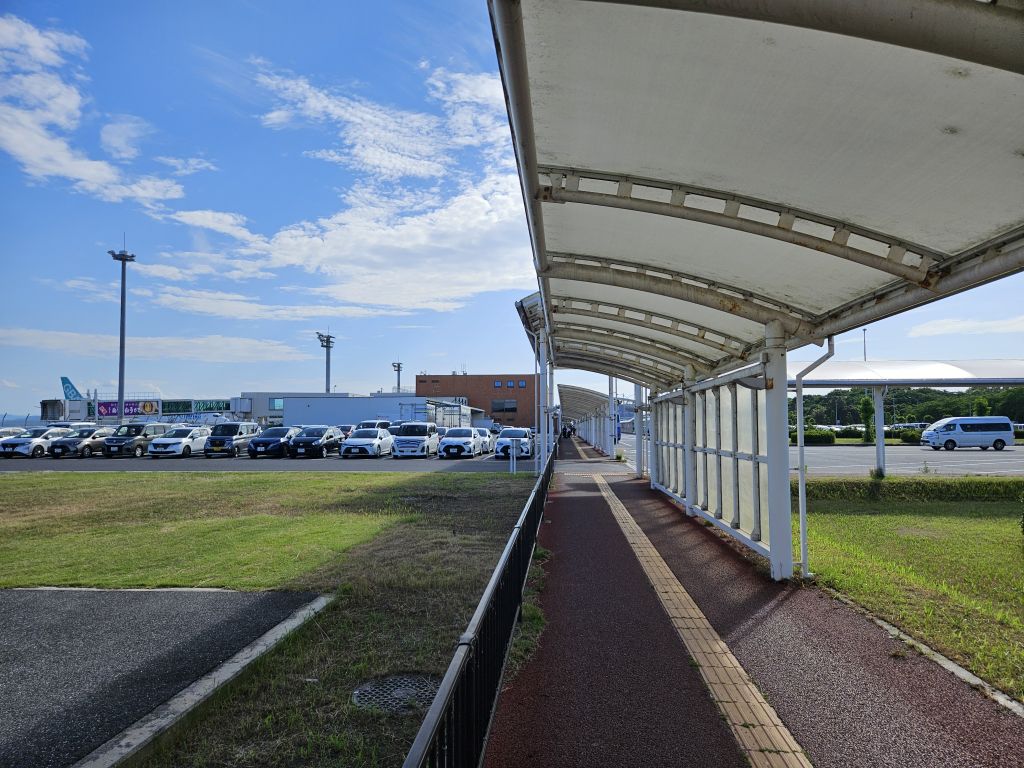 米子空港・駅からの通路