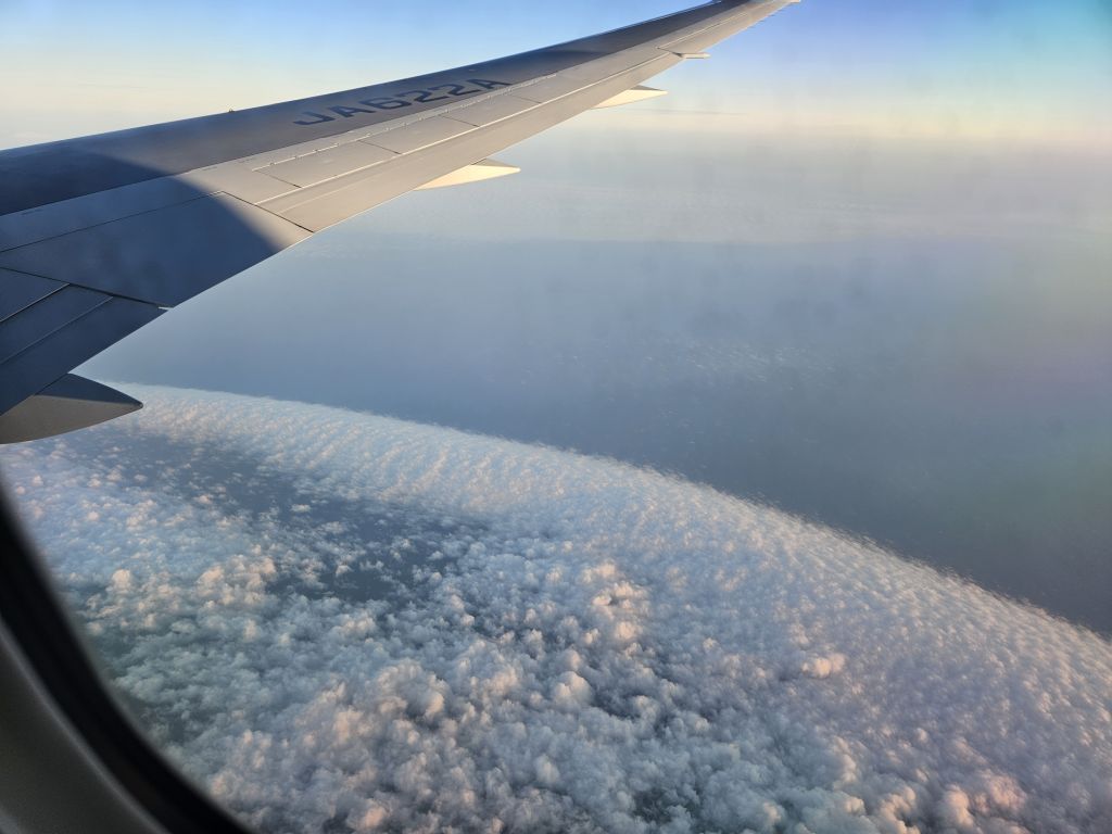 飛行機からの景色・太平洋上へ