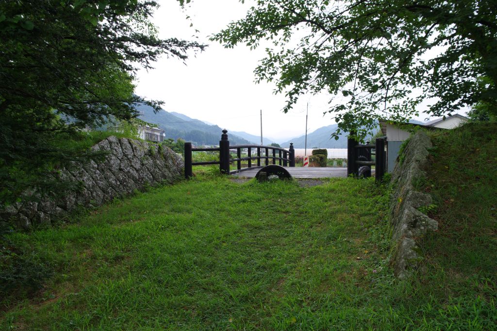 龍岡城・通用門