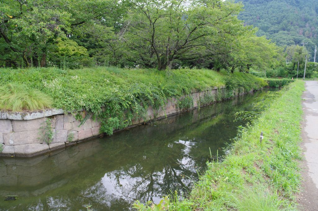 龍岡城・通用門の堀