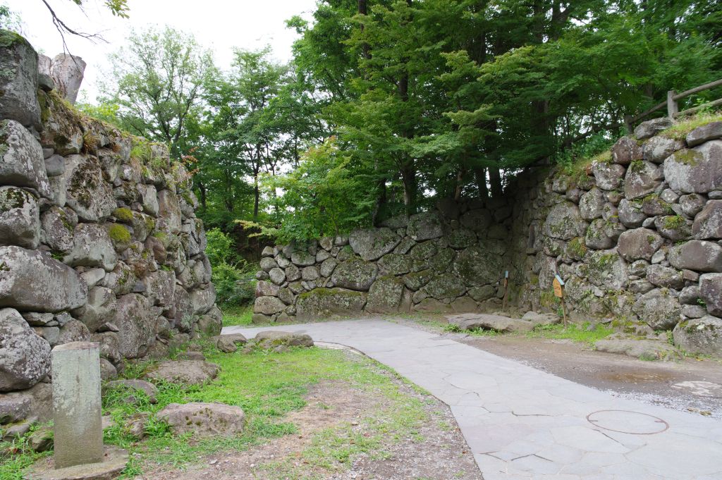 小諸城(懐古園)・二の門跡