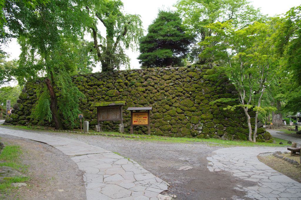 小諸城(懐古園)・本丸石垣前