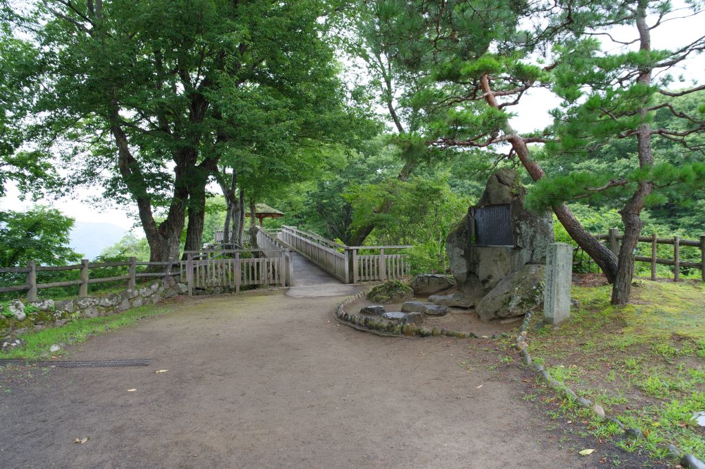小諸城(懐古園)・藤村詩碑と水の手展望台