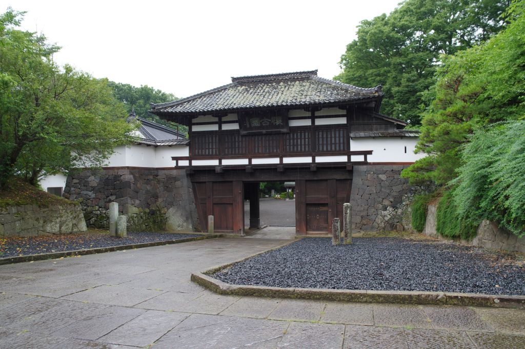小諸城(懐古園)・三の門