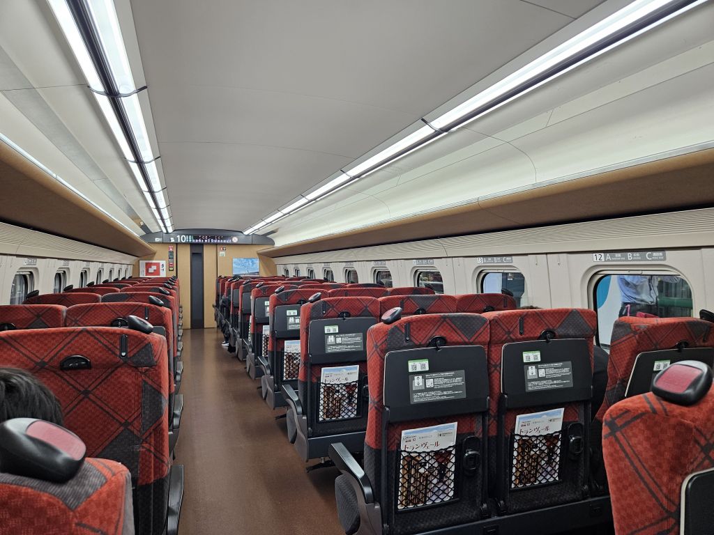 上越新幹線・車内