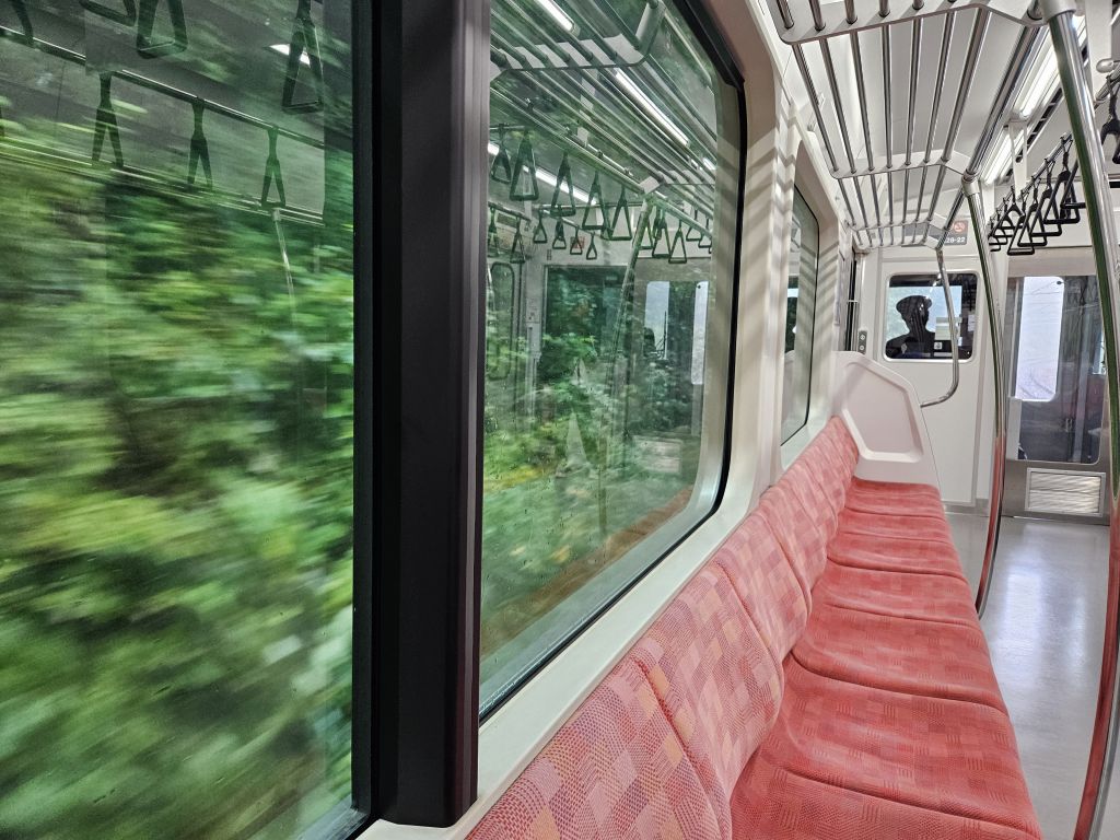 上越線・越後中里駅付近の森