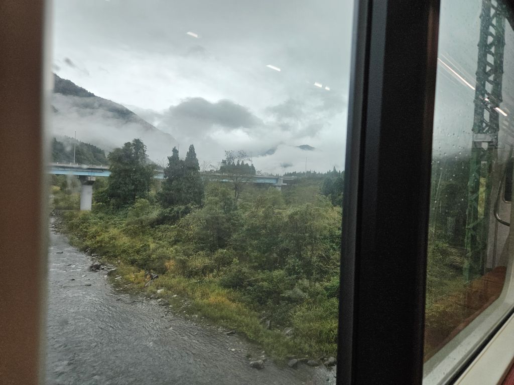 上越線・中里・魚野川を渡る