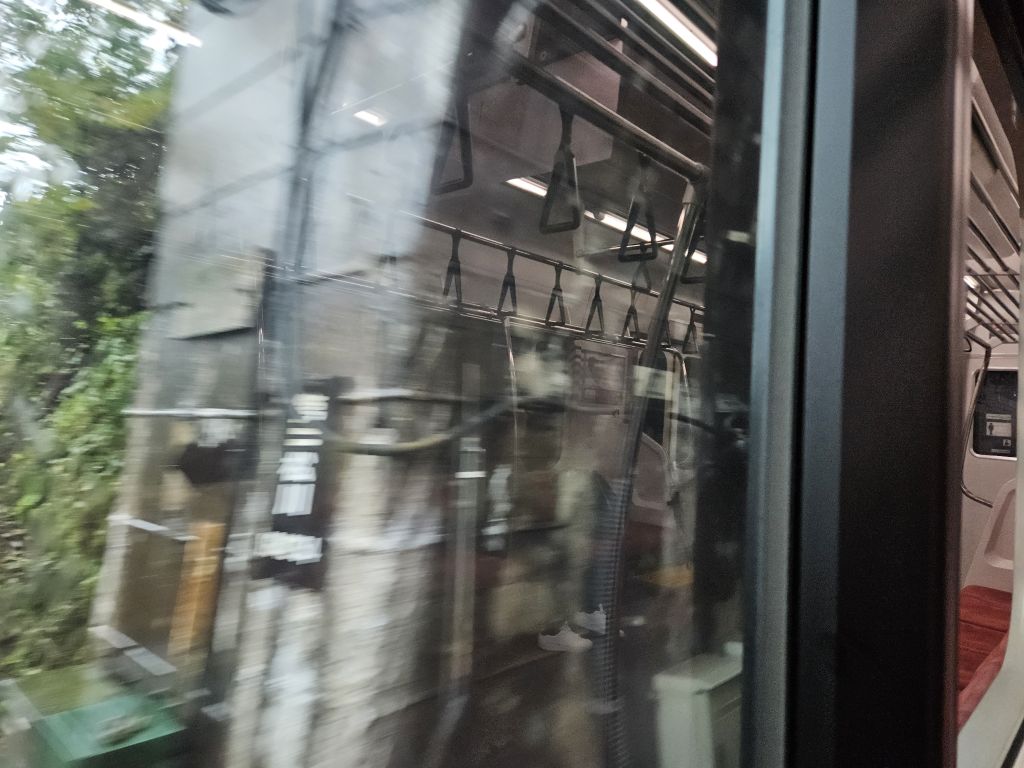 上越線・中里土樽間のループトンネルに入る