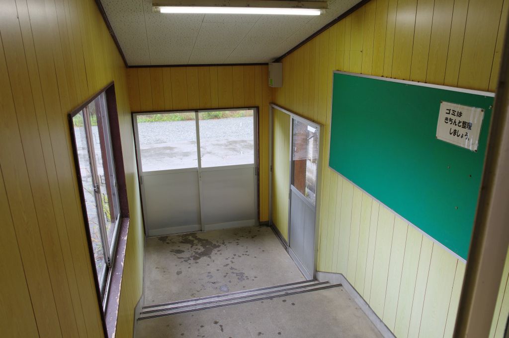 土樽駅・出口階段