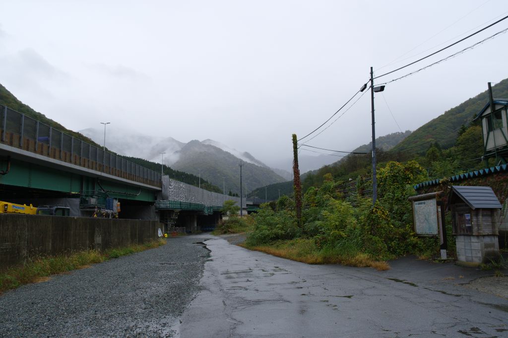 土樽駅・外の北側