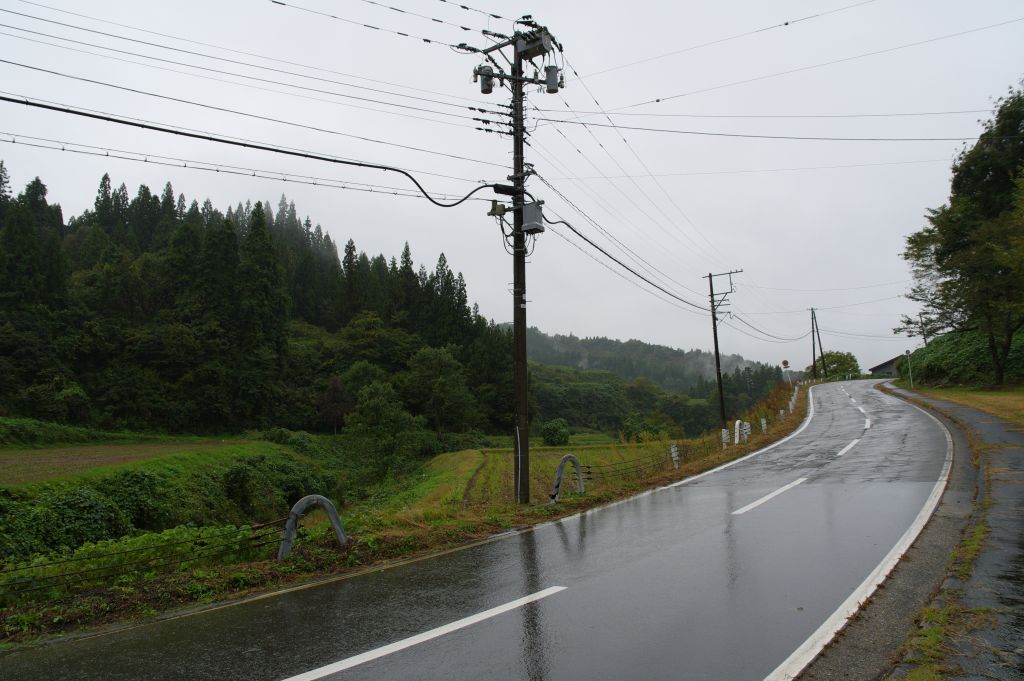 美佐島駅・外の道路の西側