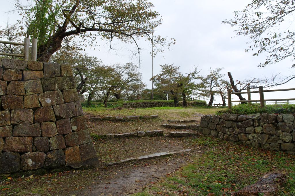 村上城・本丸へ入る