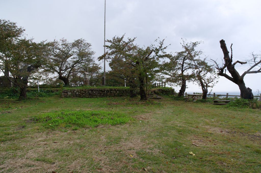 村上城・本丸広場