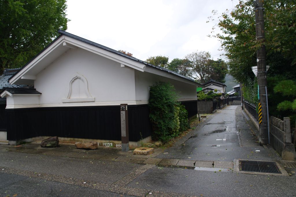 黒塀通りの入口