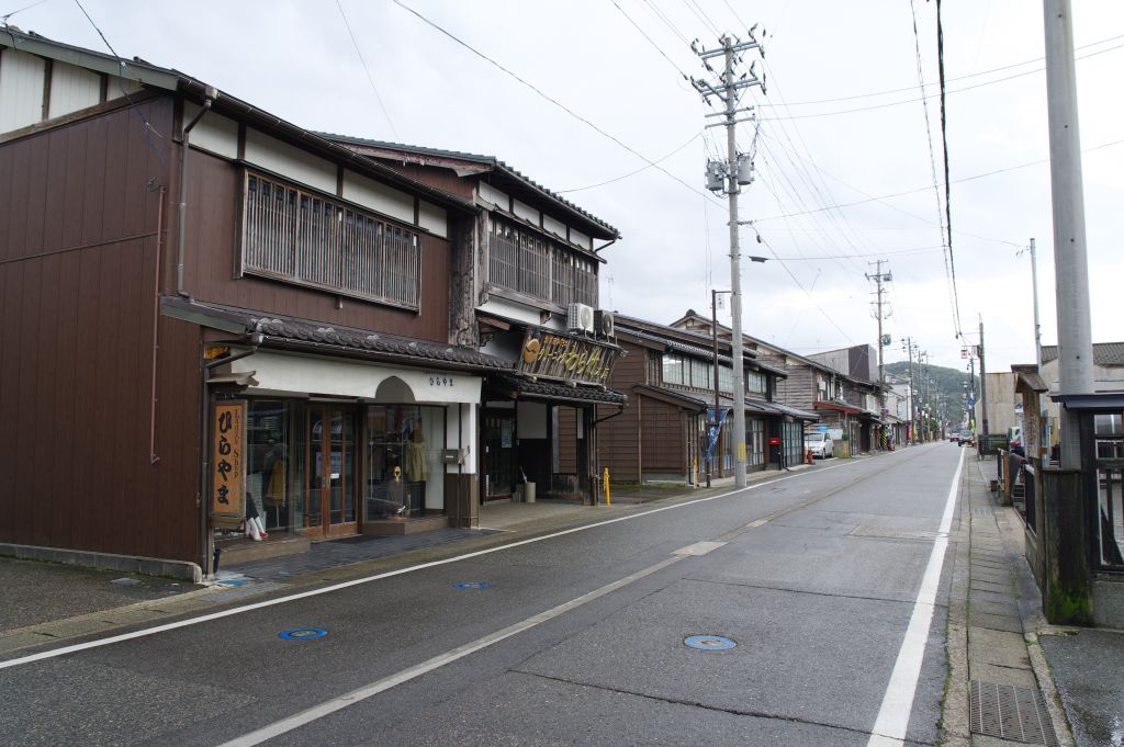 越後村上町屋通り・通りに出た
