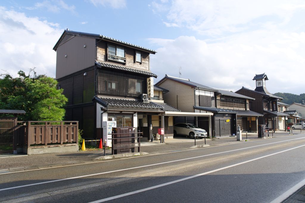 越後村上町屋通り・南側の建物群