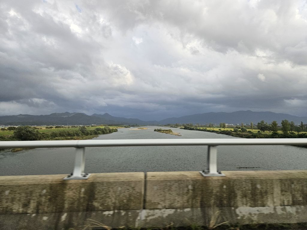 村上からの帰路・川