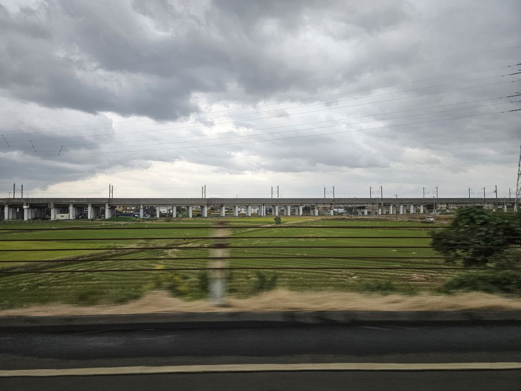 村上からの帰路・新幹線の線路