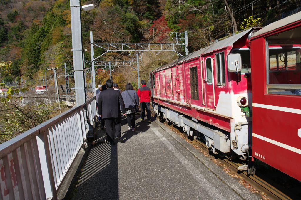 長島ダム駅・機関車連結を見に行く
