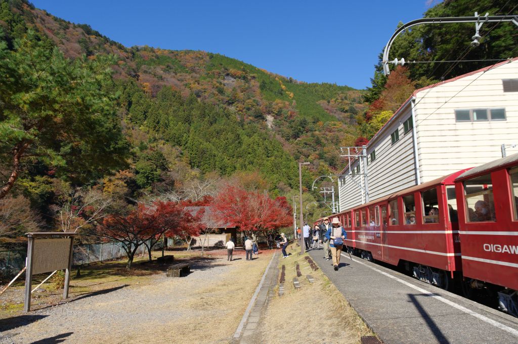 アプトいちしろ駅・山中の駅