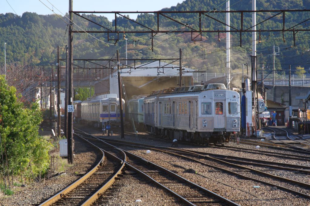 新金谷駅・車庫とトーマス