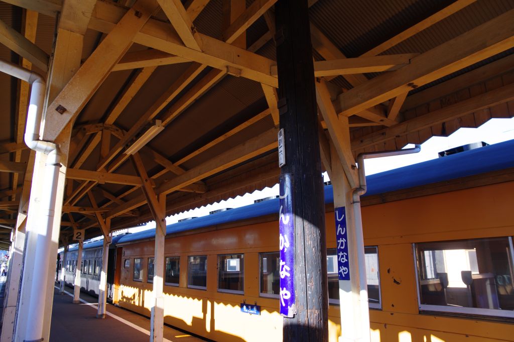 新金谷駅・ホーム屋根木組み