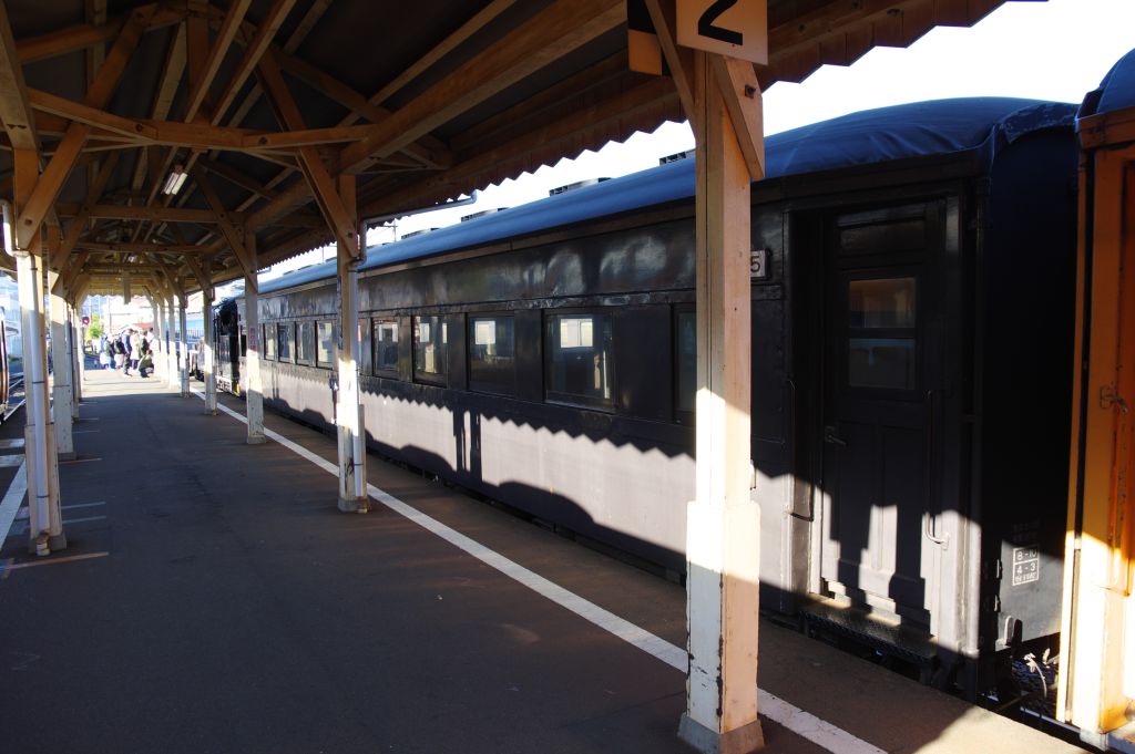 新金谷駅・黒い客車