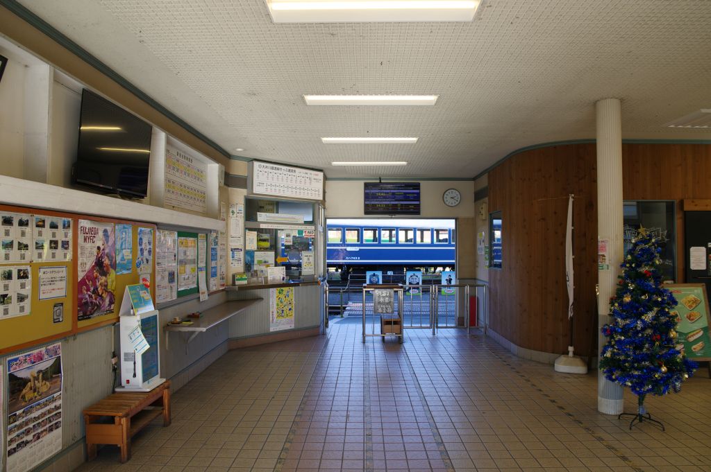 新金谷駅・駅舎内