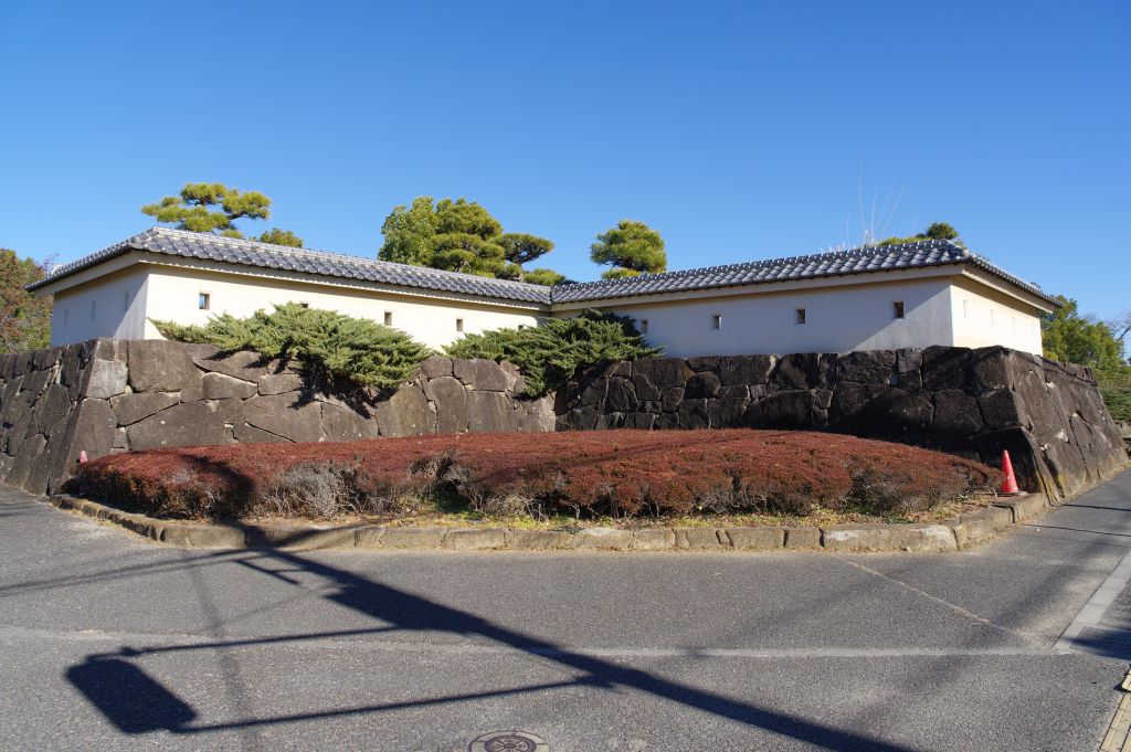 深谷城址公園・南西の石垣と塀