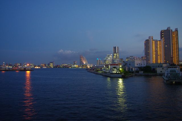 瑞穂橋(2010年)の写真ページ