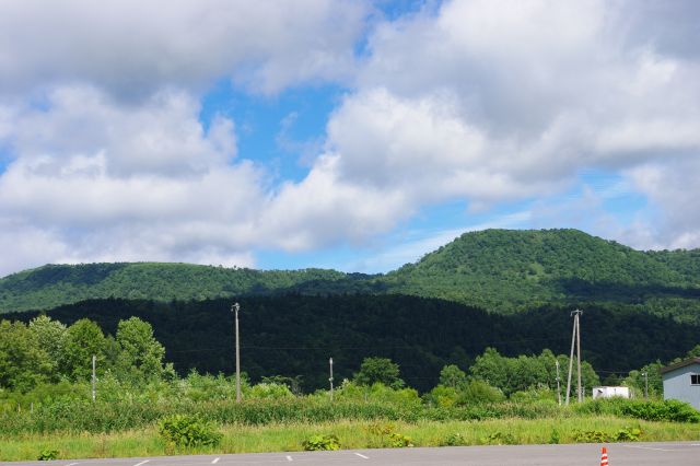 浜頓別から山道を50kmほど南南西へ抜け、内陸の山林に囲まれた音威子府（おといねっぷ）へ。