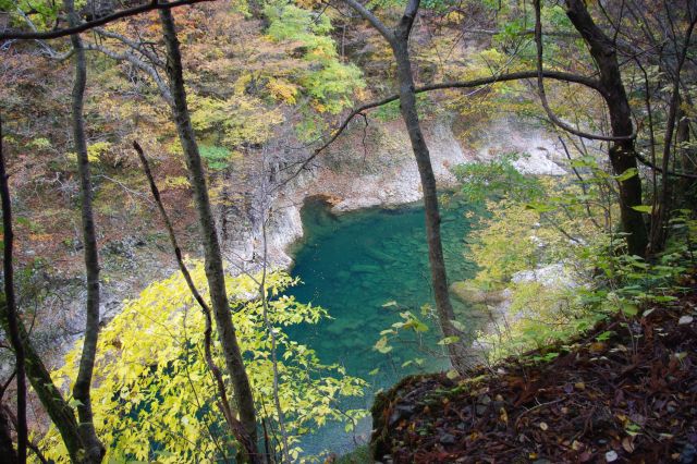 渓谷風景が続く。