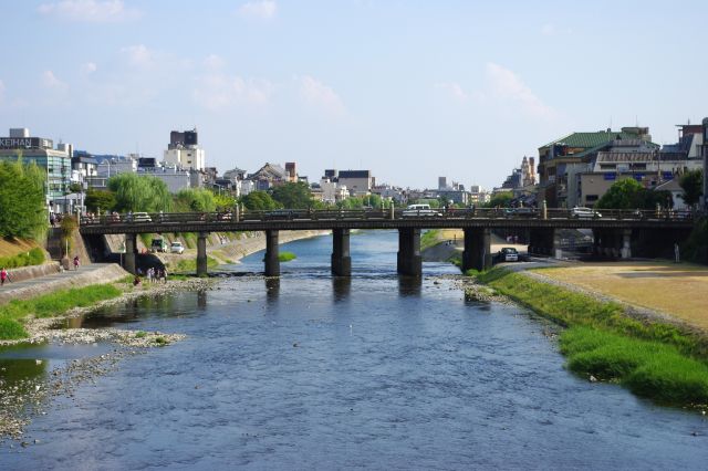 歴史の長い三条大橋。