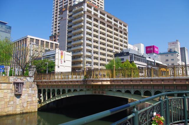 納屋橋、堀川沿いの写真ページ