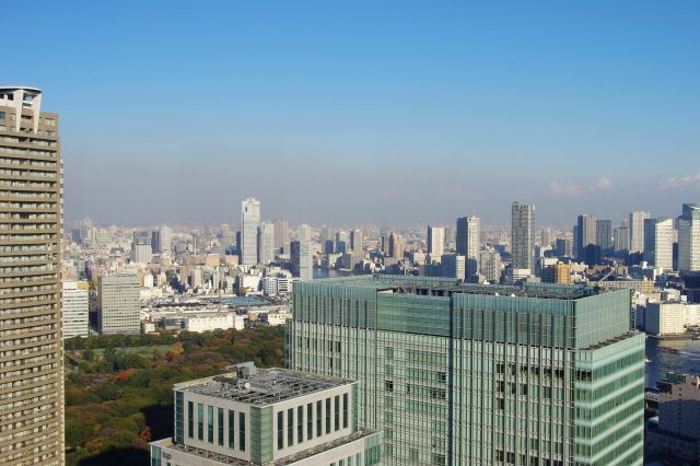 隅田川沿い、月島方面。