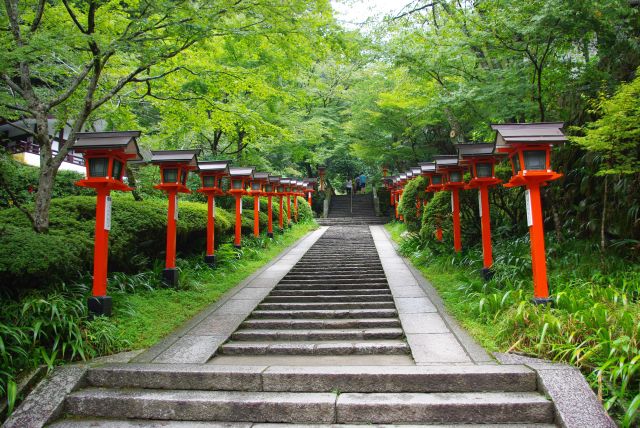 鞍馬寺（鞍馬山・駅～本殿金堂）の写真ページへ