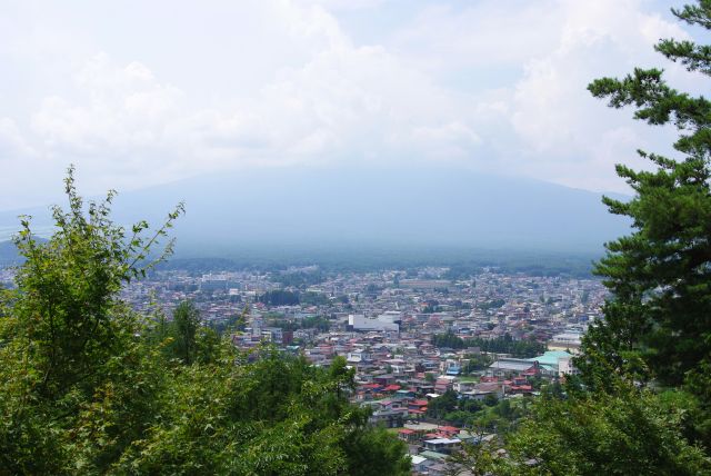 富士山は残念ながら雲に隠れていた。