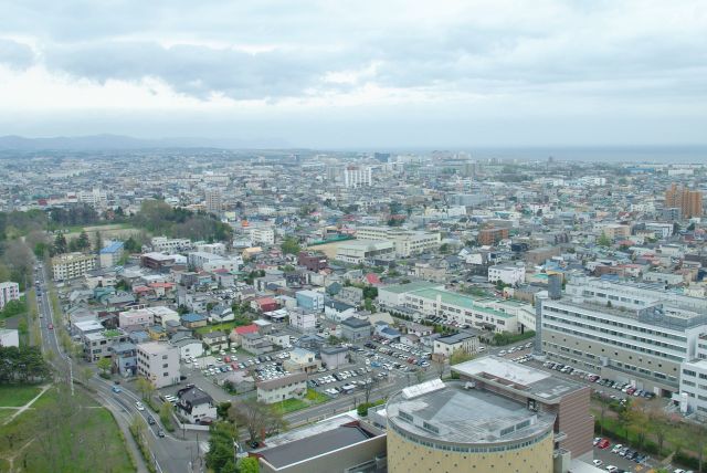 南東側、湯川温泉や函館空港方面。