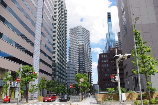 京町筋の東側のビルやマンション。