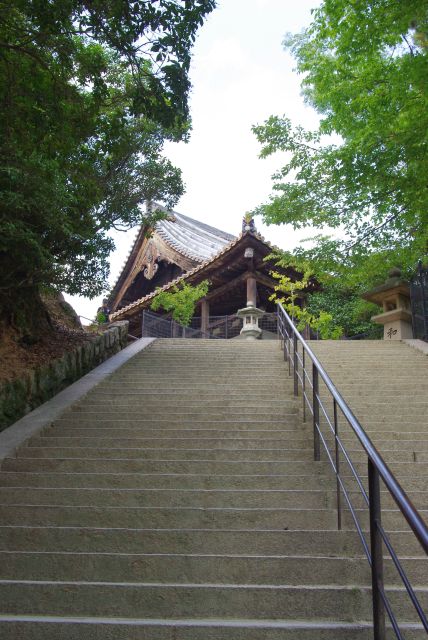 丘の上の豊国神社へ。