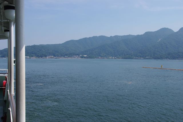 厳島神社方面。