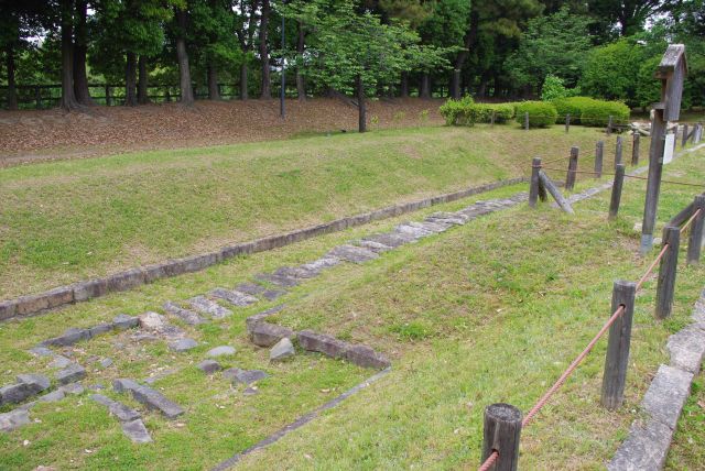 水道の遺構のようだ。