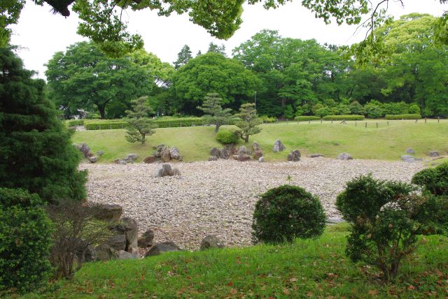 池の跡のような所。