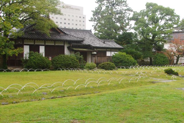 湯殿は伏見城から移築され、空襲で焼失し再建。