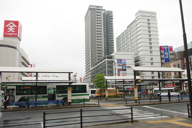 福山駅の南口ロータリーへ。ここもかつて城内でした。