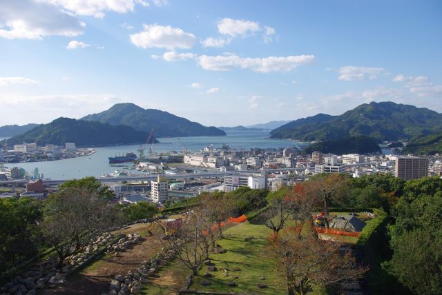 宇和島港方面の良い景色。標高が高く静か。