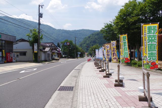 山間を走る国道168号線、その憩いの場。