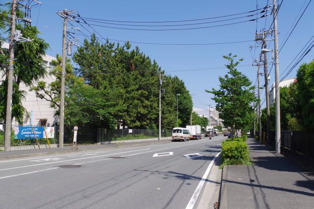 水再生センター前にはかつて貨物線の海神奈川駅（二代目）がありました。