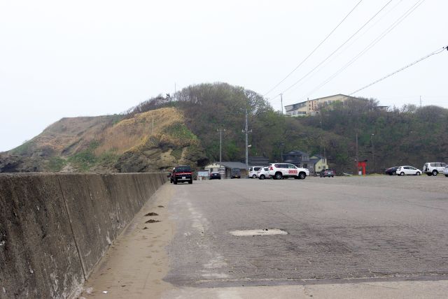 かもめ島方面。釣り人が集まっています。