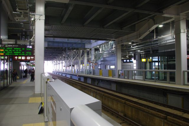 新しい雰囲気の駅。